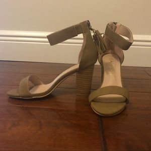 Tassel heels - camel colored - Sz 5.5, fit size 6
